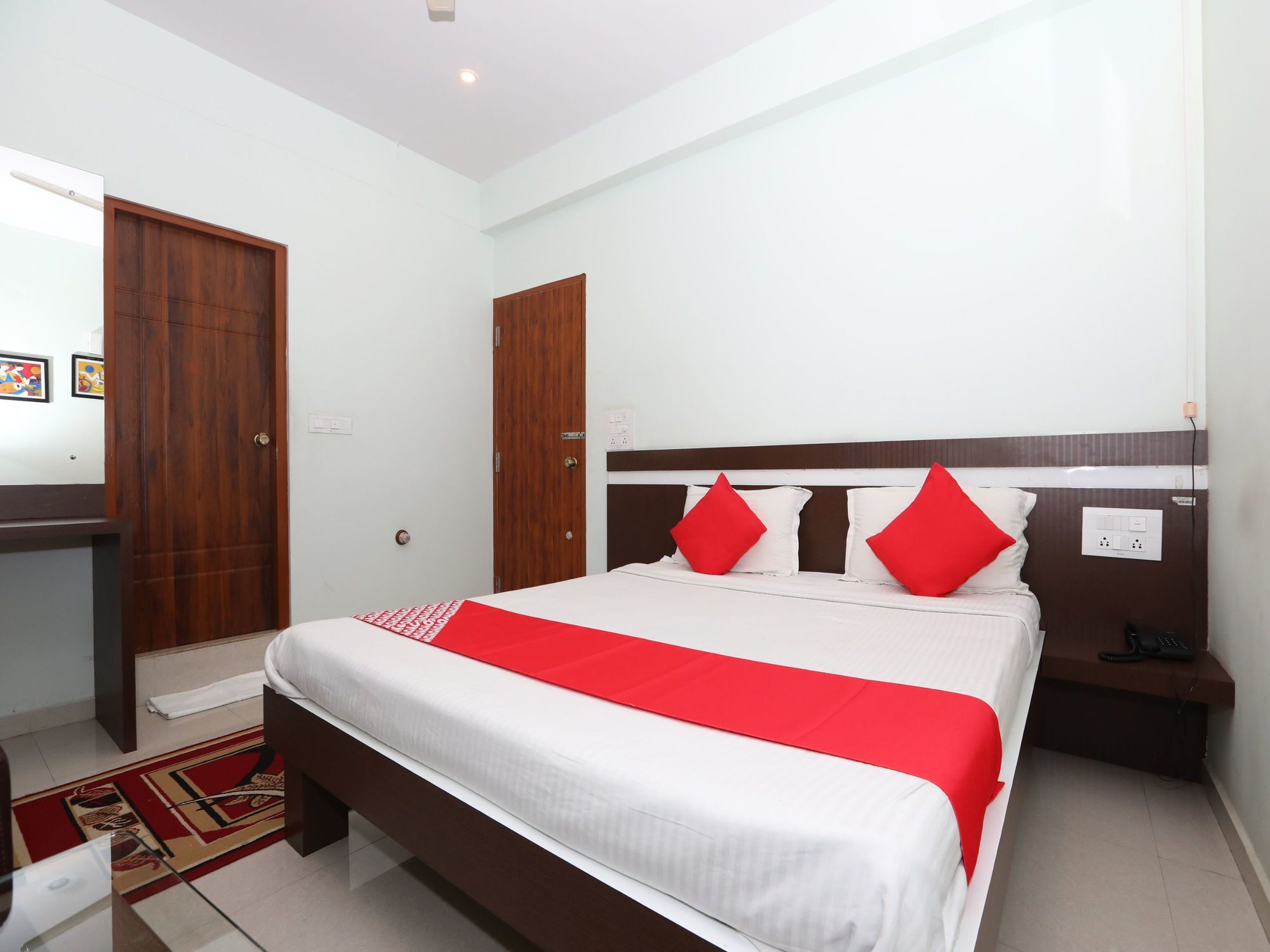 Golden Residency Hotel Мисор Екстериор снимка